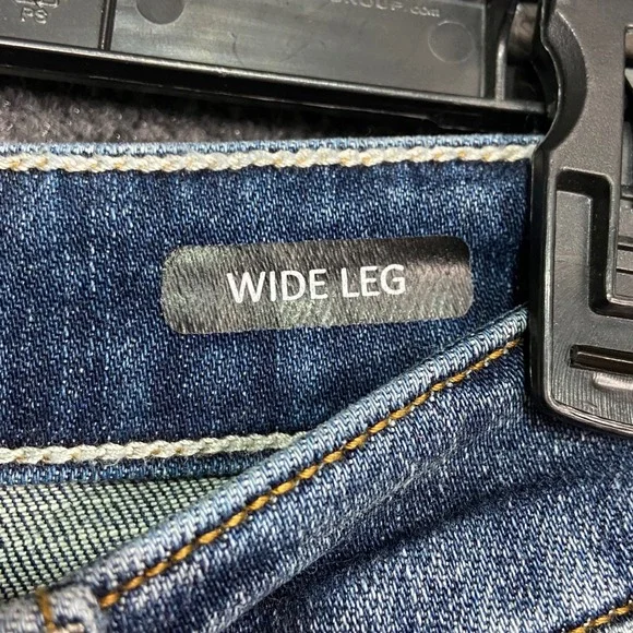 Judy Blue Veronica Women's 11/30 Wide Leg Jeans Button Fly Dark Wash Frayed Hem - Picture 7 of 9